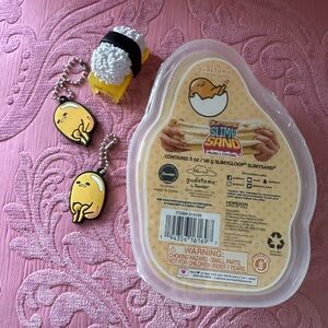 Gudetama Slimy Sand Set with Keychains and mini